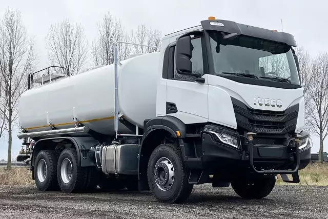 Iveco T-Way AD380T43H AT