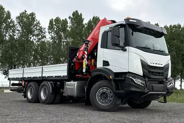 Iveco T-Way AD380T43H AT Fassi F335A.2.24