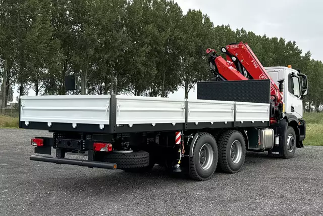 Iveco T-Way AD380T43H AT Fassi F335A.2.24