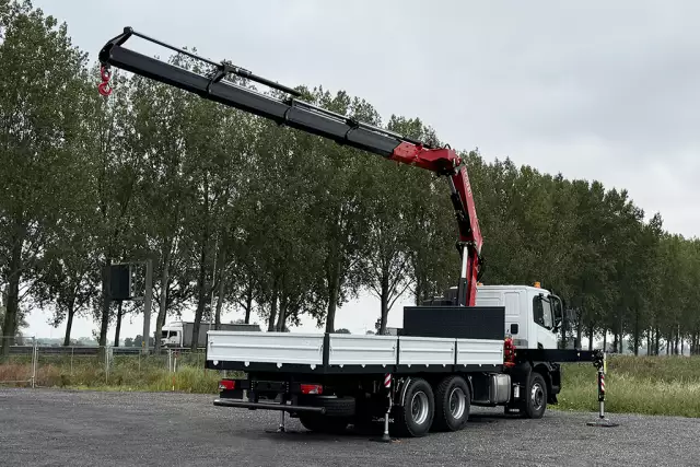 Iveco T-Way AD380T43H AT Fassi F335A.2.24