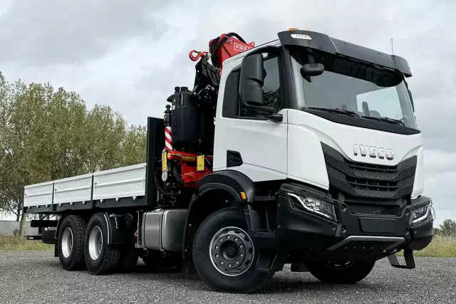 Iveco T-Way AD380T43H AT Fassi F245A.0.24