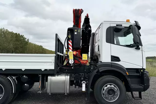 Iveco T-Way AD380T43H AT Fassi F245A.0.24