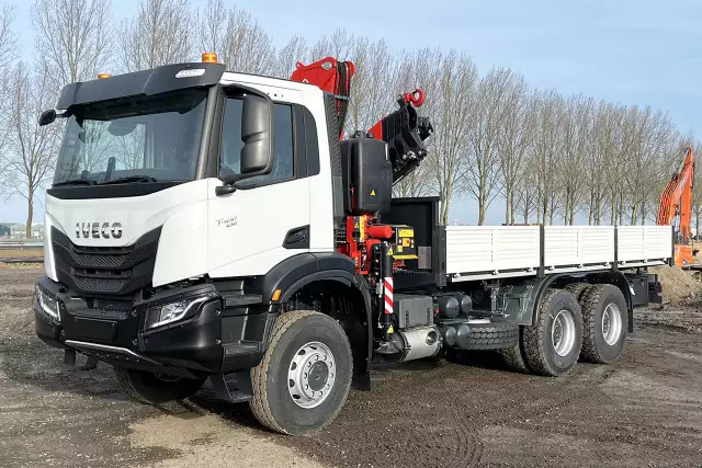 Iveco T-Way AD380T43WH AT Fassi F215A.0.24