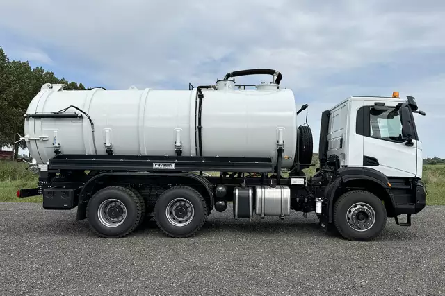 Iveco T-Way AD380T43H AT