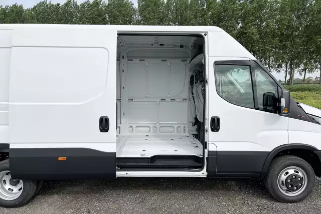 Iveco Daily 50C15V 4x2 Closed Van