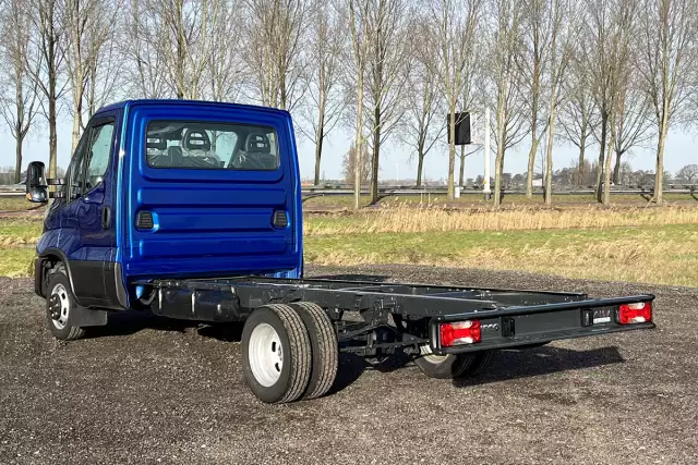 Iveco Daily 50C17A8-3750 4x2 Chassi Cabine Van