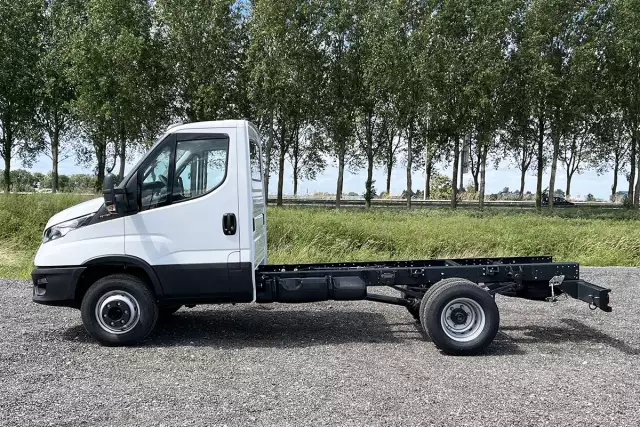 Iveco Daily 70C15-3450 4x2 Chassis Cabin Van