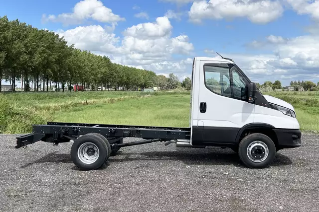 Iveco Daily 70C15-3450 4x2 Chassis Cabin Van