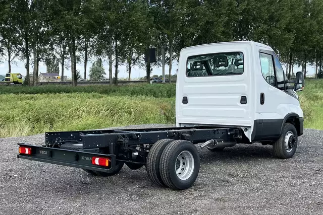 Iveco Daily 70C15-3450 4x2 Chassis Cabin Van