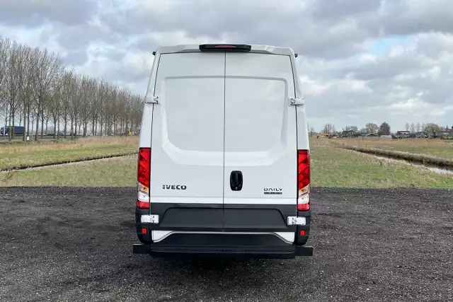 Iveco Daily 70C18HA8 V/P 4x2 Closed Van