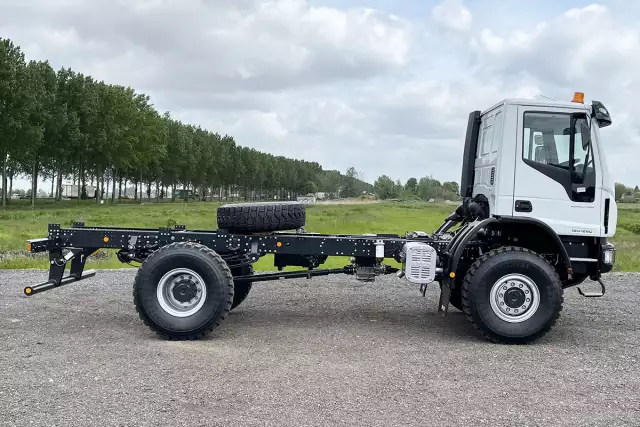 Iveco Eurocargo ML150E24WS-4150 4x4 Chassis Cabin