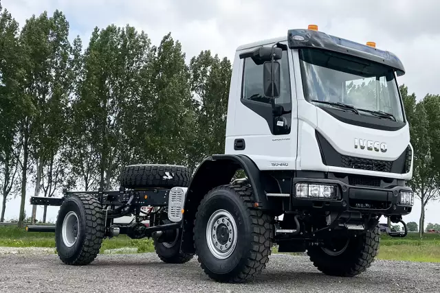 Iveco Eurocargo ML150E24WS-4150 4x4 Chassi Cabine