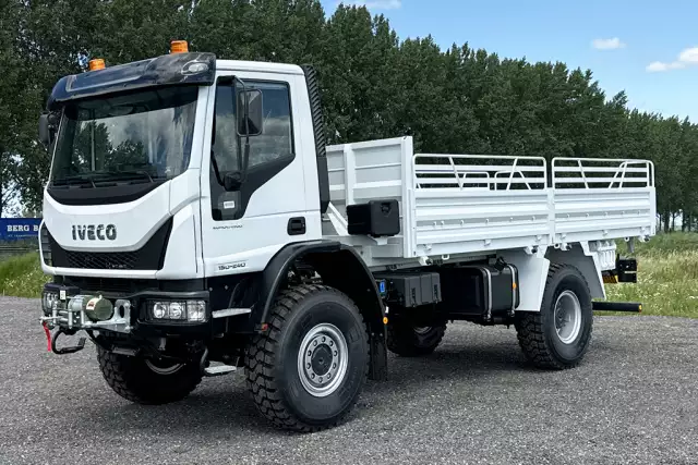 Iveco Eurocargo ML150E24WS 4x4 Plateau à ridelles