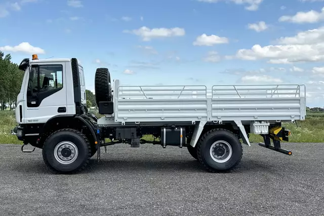 Iveco Eurocargo ML150E24WS 4x4 Plateau à ridelles