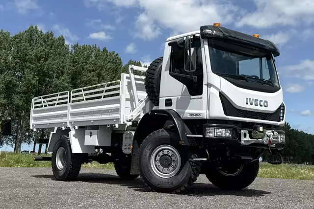 Iveco Eurocargo ML150E24WS 4x4 Plateau à ridelles