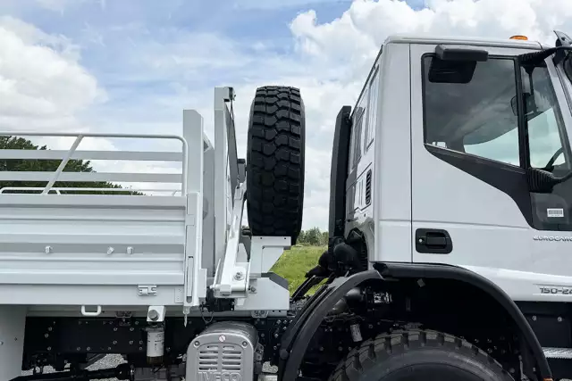 Iveco Eurocargo ML150E24WS 4x4 Plateau à ridelles