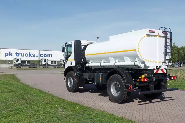 Iveco Eurocargo ML150E24WS 4x4 Camion citerne à carburant