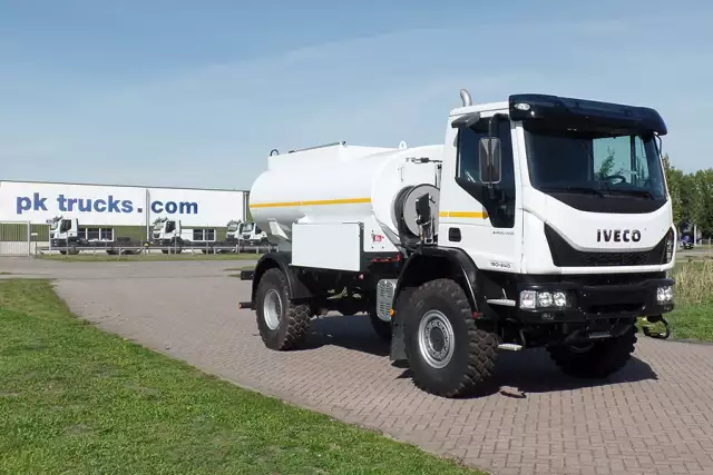 Iveco Eurocargo ML150E24WS 4x4 Camion citerne à carburant