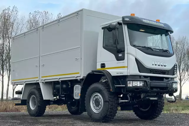 Iveco Eurocargo ML150E24WS 4x4 Service Truck