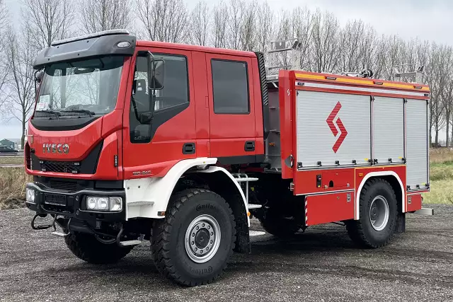 Iveco Eurocargo ML150E24WS AT CC 4x4 Camion de pompiers