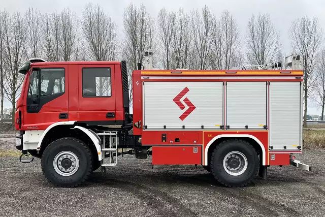 Iveco Eurocargo ML150E24WS AT CC 4x4 Camion de pompiers