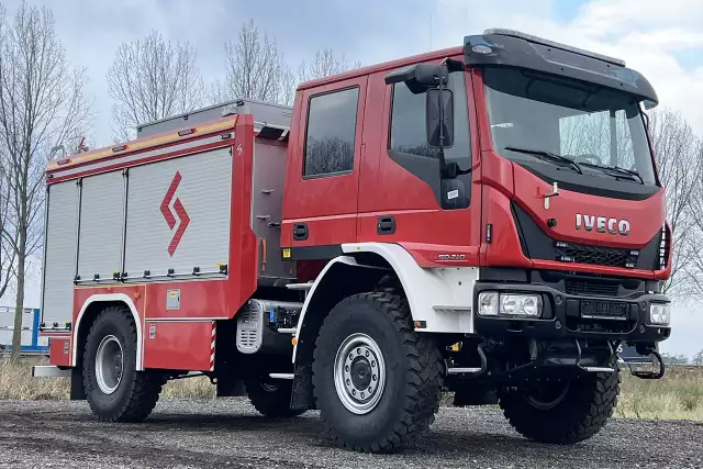 Iveco Eurocargo ML150E24WS AT CC 4x4 Camion de pompiers