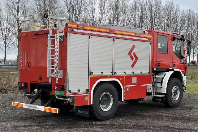 Iveco Eurocargo ML150E24WS AT CC 4x4 Camion de pompiers