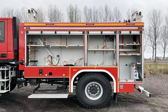 Iveco Eurocargo ML150E24WS AT CC 4x4 Camion de pompiers