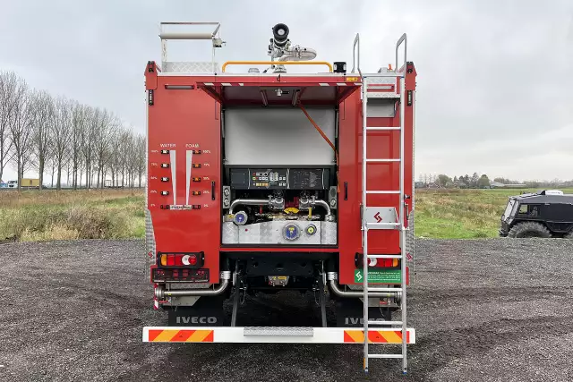 Iveco Eurocargo ML150E24WS AT CC 4x4 Camion de pompiers