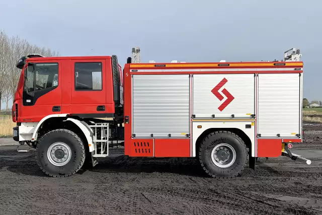 Iveco Eurocargo ML150E24WS AT CC 4x4 Camião combate a incendio