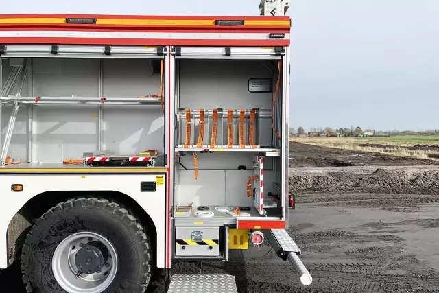 Iveco Eurocargo ML150E24WS AT CC 4x4 Camião combate a incendio