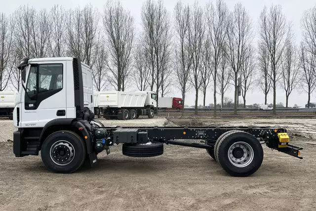 Iveco Eurocargo ML180E28-4185 4x2 Chassis Cabin