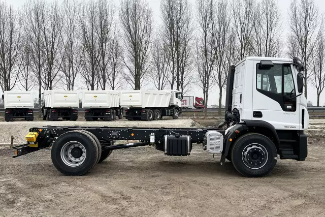 Iveco Eurocargo ML180E28-4185 4x2 Chassis Cabin