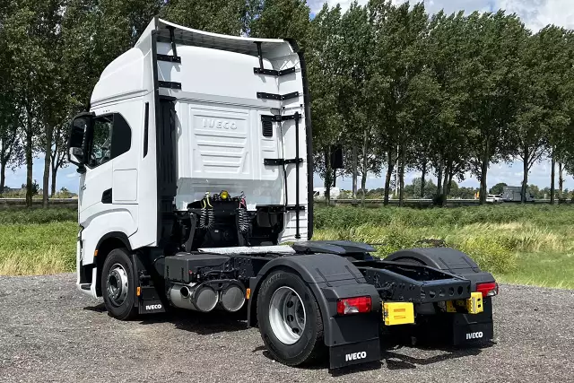 Iveco S-Way AS440S43T/P AT 4x2 Tractor Head