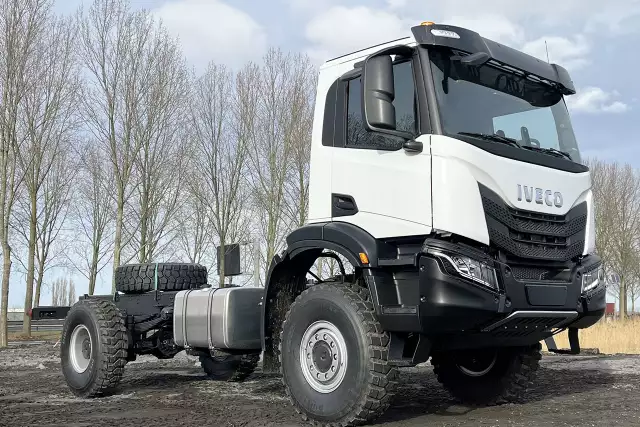 Iveco T-Way AD190T47WH-4500 4x4 Chassi Cabine