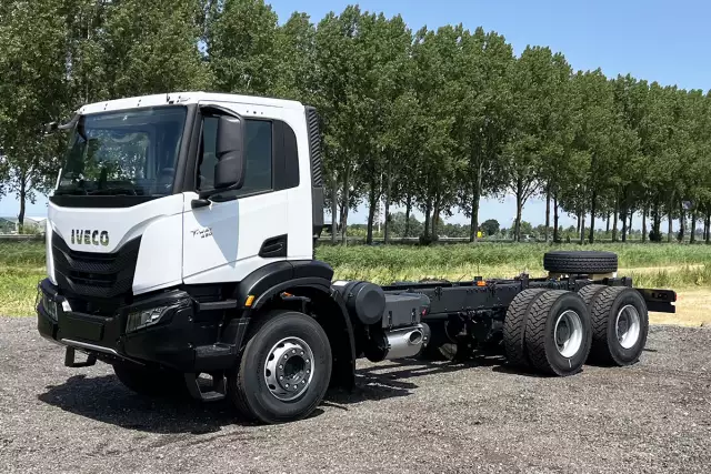 Iveco T-Way AD380T43H-4500 AT Mixer 6x4 Chassis Cabin