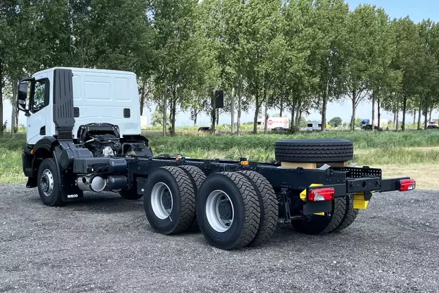 Iveco T-Way AD380T43H-4500 AT Mixer 6x4 Chassis Cabin