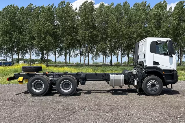 Iveco T-Way AD380T43H-4500 AT Mixer 6x4 Chassis Cabin