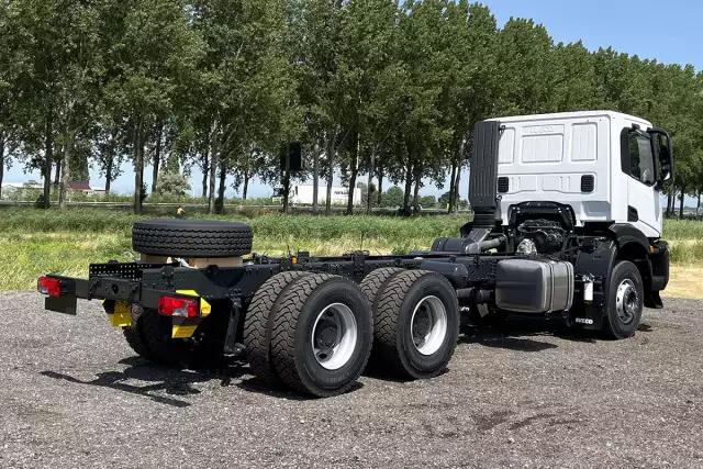 Iveco T-Way AD380T43H-4500 AT Mixer 6x4 Chassis Cabin