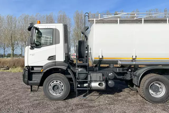 Iveco T-Way AD380T43H AT 6x4 Fuel Tank Truck