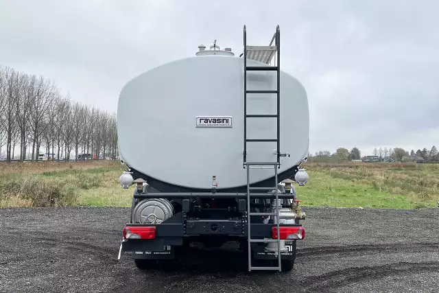 Iveco T-Way AD380T43H AT 6x4 Water Spray Truck