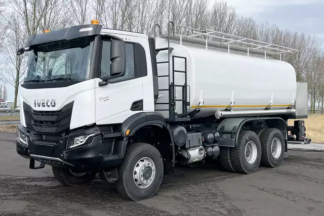 Iveco T-Way AD380T43WH AT 6x6 Fuel Tank Truck