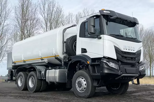 Iveco T-Way AD380T43WH AT 6x6 Fuel Tank Truck