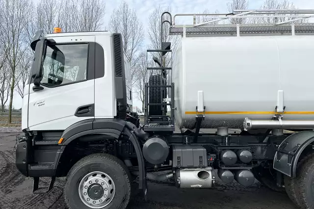 Iveco T-Way AD380T43WH AT 6x6 Fuel Tank Truck