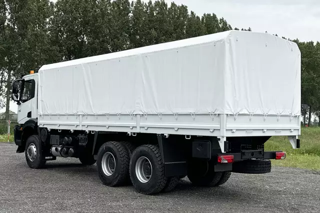 Iveco T-Way AD380T43WH AT 6x6 Caisse bâchée