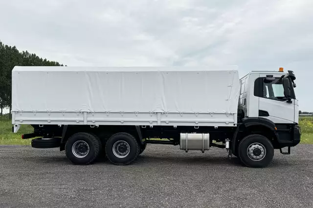 Iveco T-Way AD380T43WH AT 6x6 Caisse bâchée