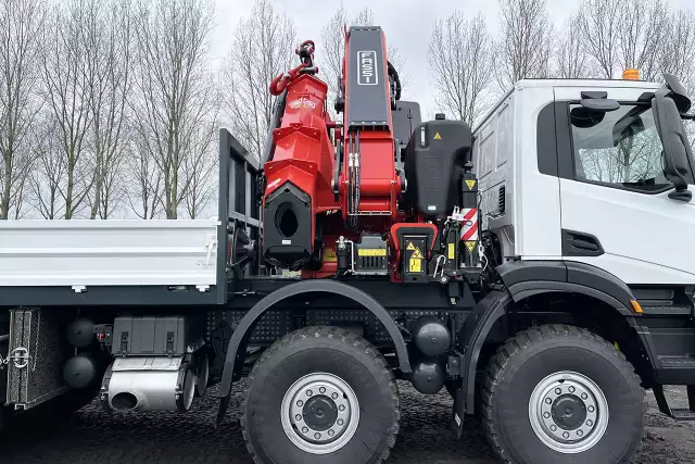 Iveco T-Way AD410T47WH AT Fassi F1150RA2.28 8x8 Crane Truck