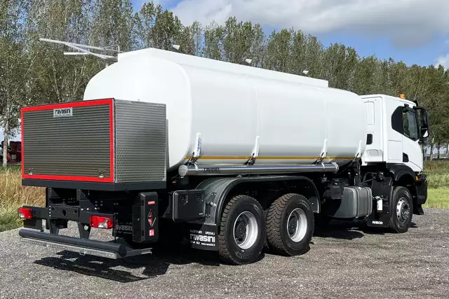 Iveco T-Way AT380T47H 6x4 Fuel Tank Truck