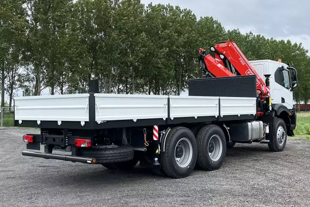 Iveco T-Way AT380T47WH AT Fassi F335A.2.24 6x6 Crane Truck