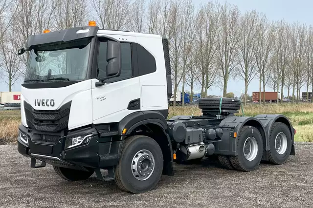 Iveco T-Way AT720T43TH AT ADR 6x4 Tractor Head